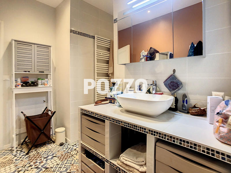 Appartement - 141 m² - 6 pièces