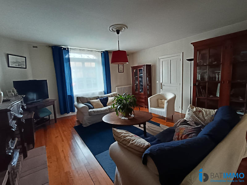 Maison - 220 m² - 9 pièces