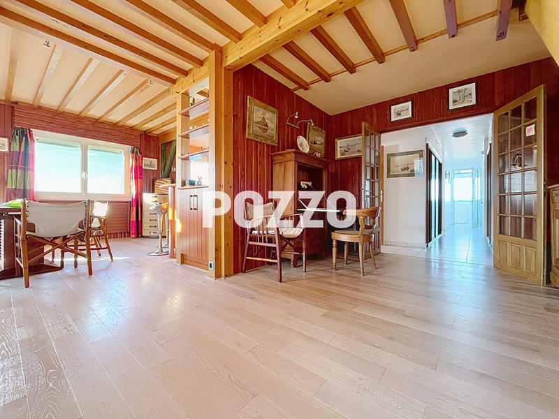 Maison - 181 m² - 8 pièces