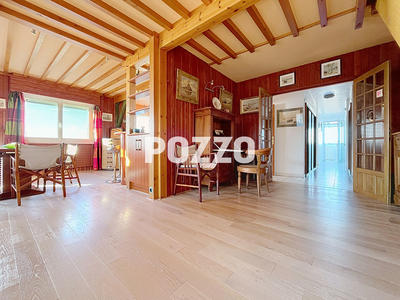 Maison - 181 m² - 8 pièces