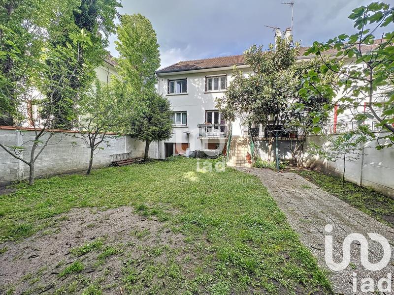 Maison - 220 m² - 9 pièces