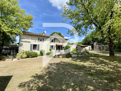 Maison - 348 m² - 14 pièces