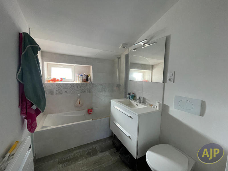 Maison - 111 m² - 5 pièces