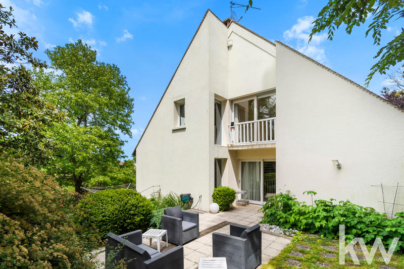 Maison d'architecte - 350 m² - 10 pièces