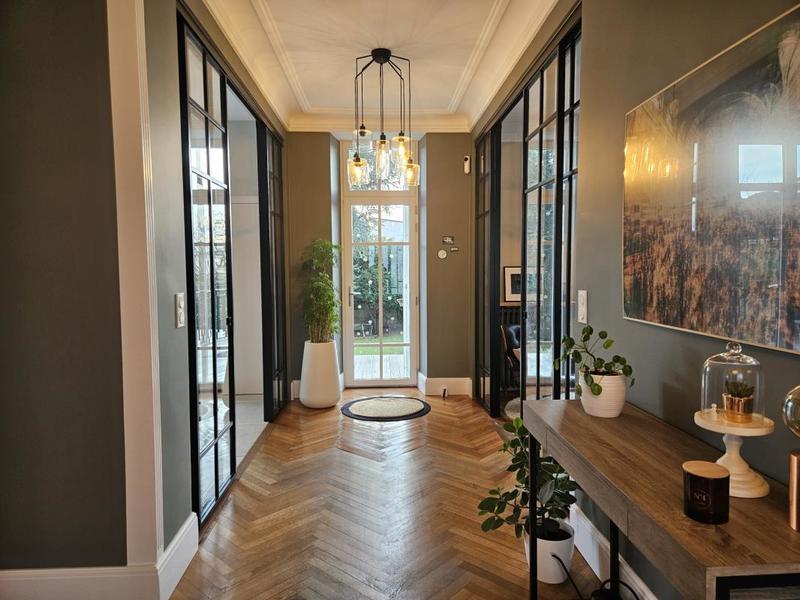 Maison - 270 m² - 11 pièces