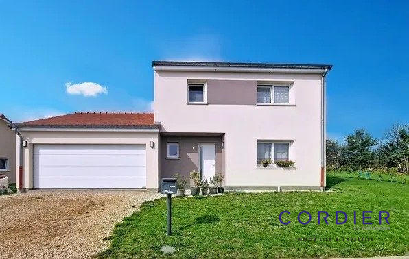 Maison - 121 m² - 6 pièces