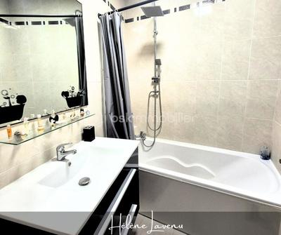 Maison de ville - 100 m² - 5 pièces