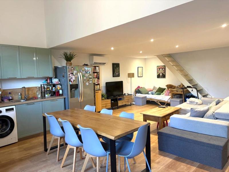 Appartement - 90 m² - 3 pièces