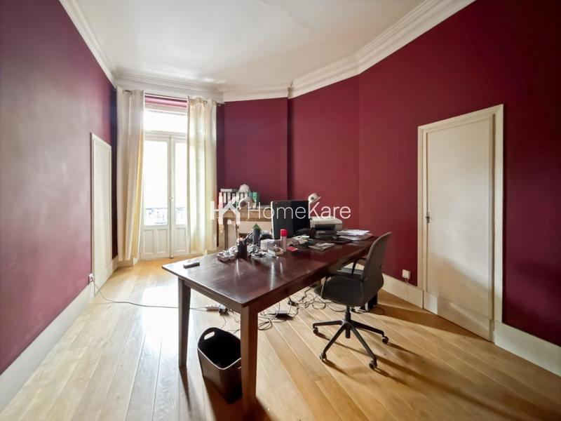 Appartement - 160 m² - 5 pièces