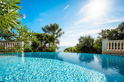 Villa - 289 m² - 10 pièces