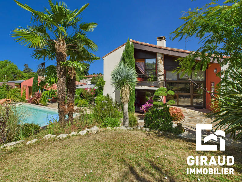 Villa - 220 m² - 10 pièces