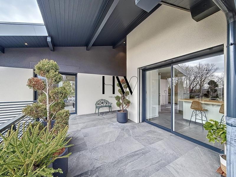 Appartement - 270 m² - 8 pièces