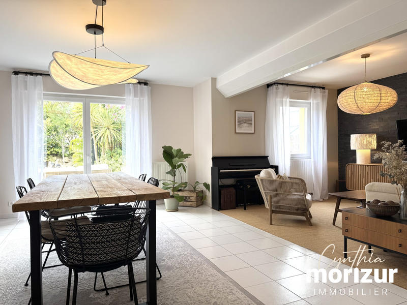 Maison - 99 m² - 5 pièces