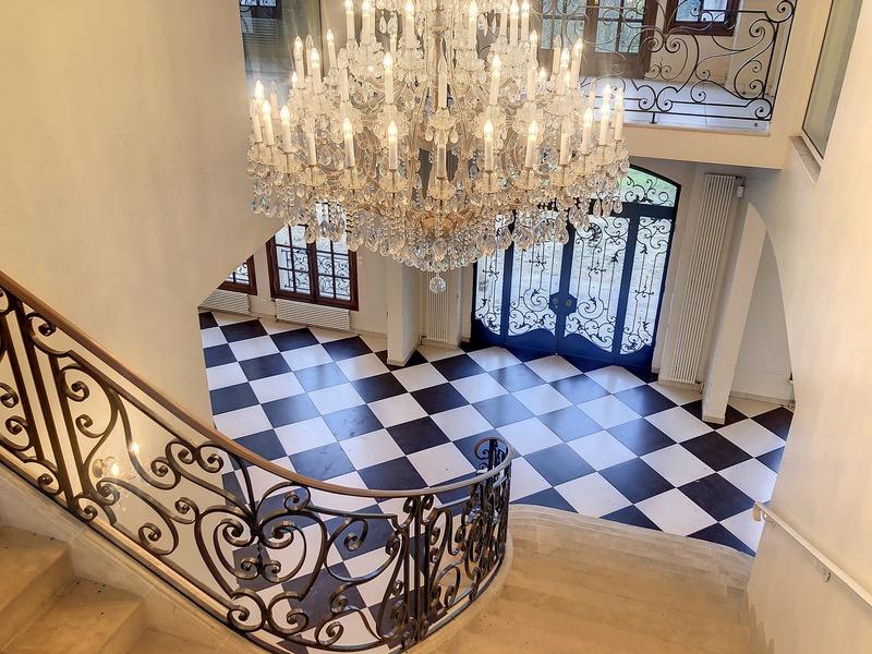 Château - 850 m² - 18 pièces