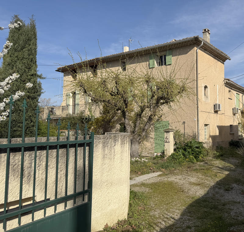 Maison de village - 338 m² - 15 pièces