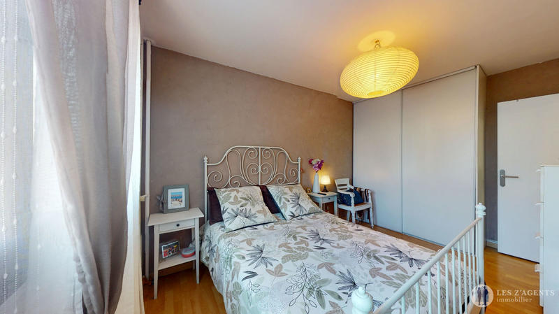 Appartement - 80 m² - 4 pièces