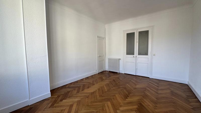 Appartement - 155 m² - 5 pièces