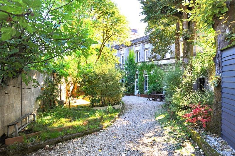 Hôtel particulier - 420 m² - 14 pièces