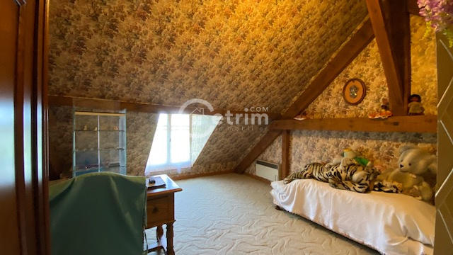 Maison - 230 m² - 8 pièces