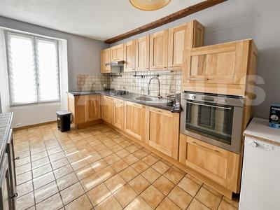 Maison - 90 m² - 3 pièces
