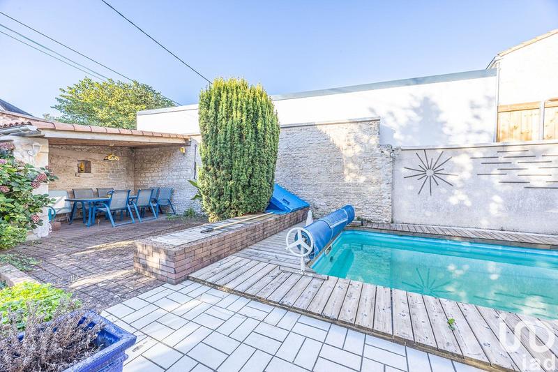 Maison - 205 m² - 6 pièces