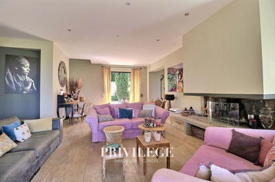 Villa - 315 m² - 6 pièces