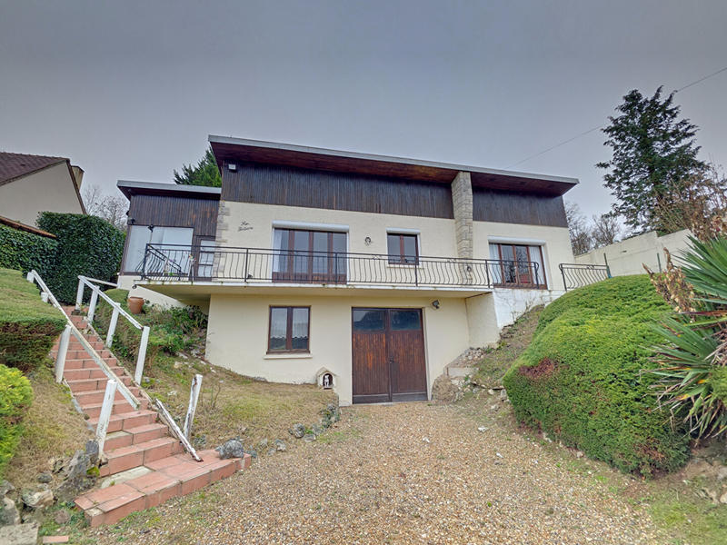 Maison - 93 m² - 4 pièces