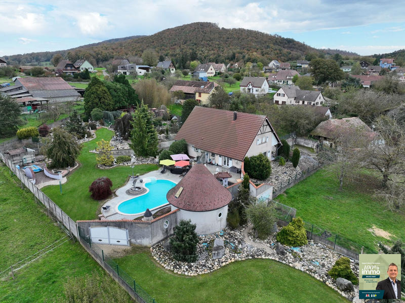 Maison - 195 m² - 7 pièces