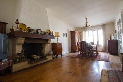 Maison - 205 m² - 8 pièces