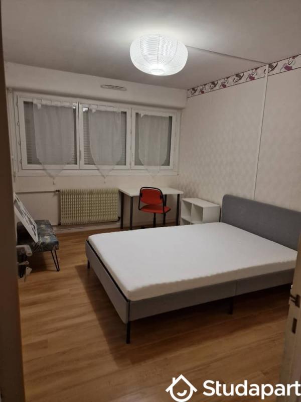 Chambre - 10 m² - 1 pièce