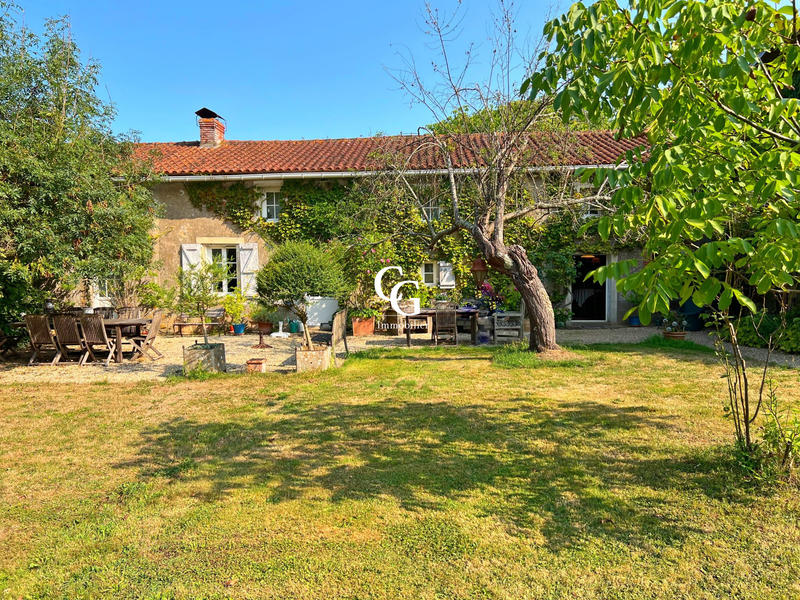 Maison ancienne - 216 m² - 7 pièces