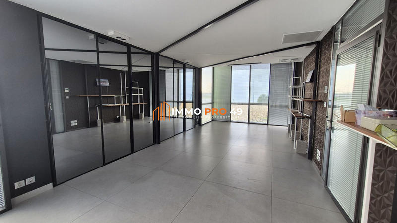 Local d'activités - 1 071 m²