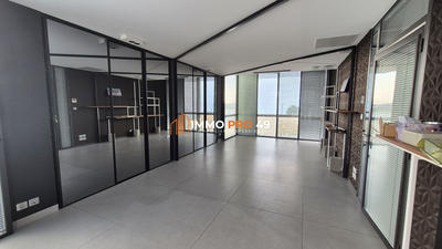 Local d'activités - 1 071 m²