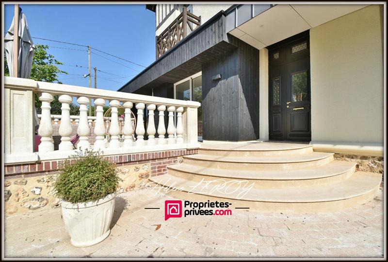 Demeure - 229 m² - 6 pièces