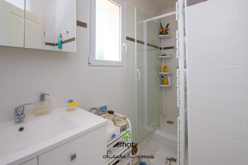 Maison - 198 m² - 6 pièces