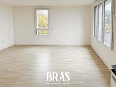 Studio - 38 m² - 1 pièce