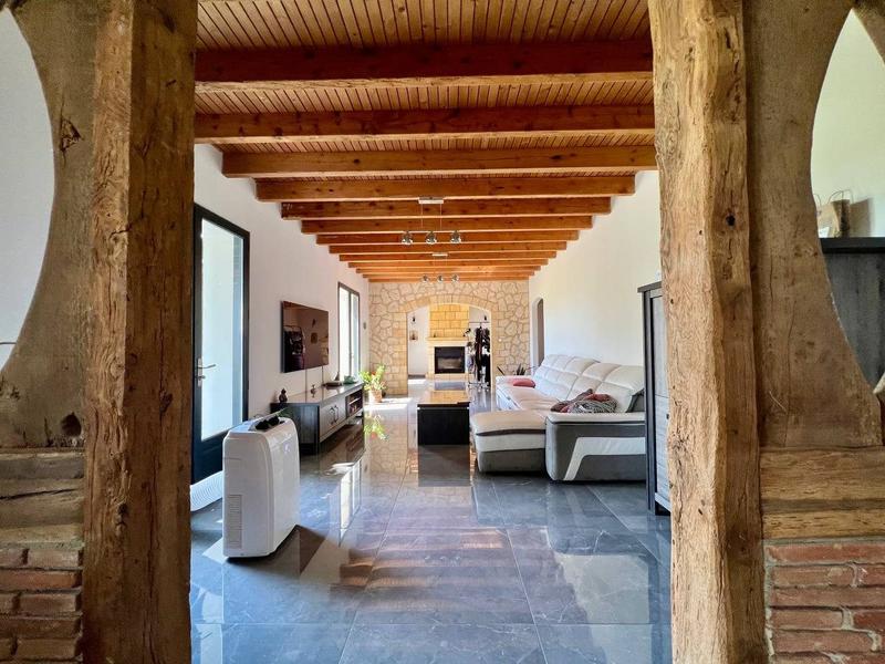 Maison traditionnelle - 184 m² - 7 pièces