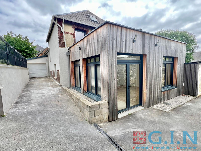 Maison - 110 m² - 6 pièces