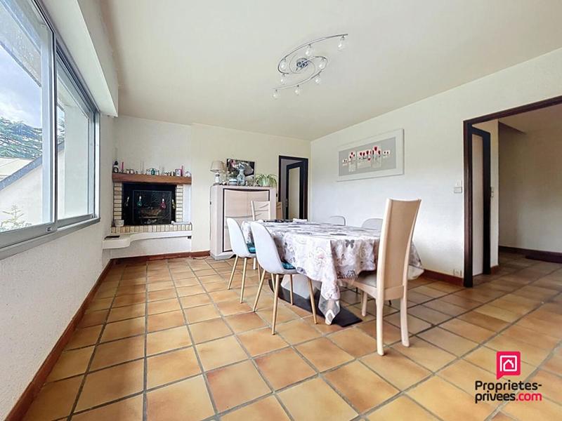 Maison - 280 m² - 10 pièces