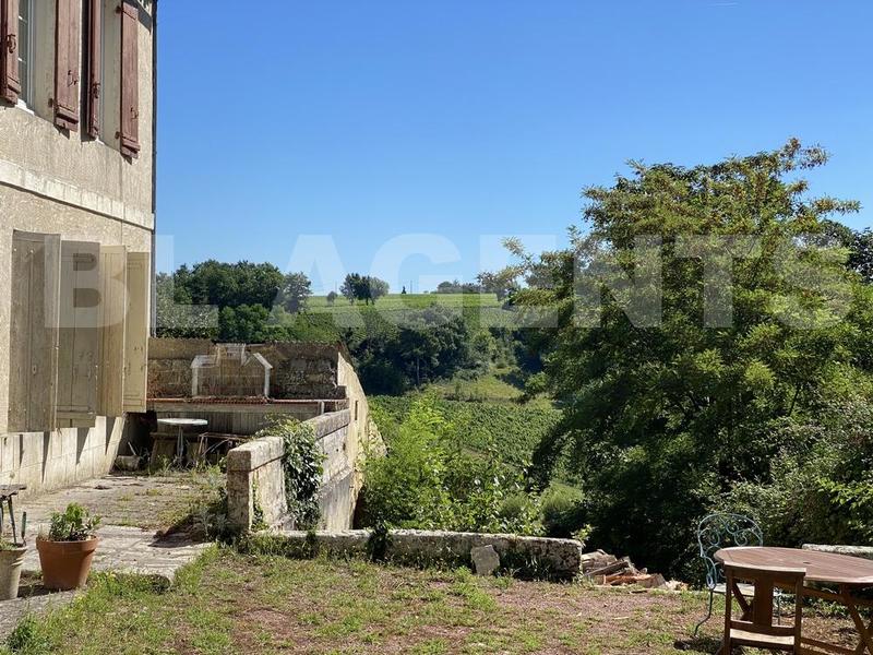 Maison de maîtres - 240 m² - 7 pièces