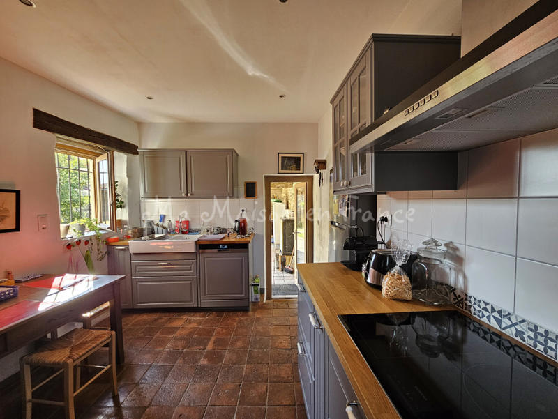 Maison - 318 m² - 8 pièces