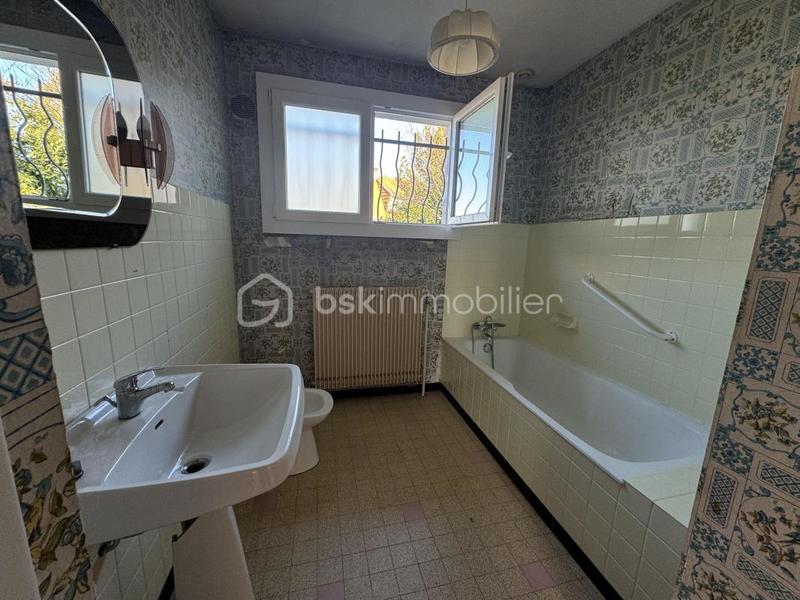 Maison - 95 m² - 4 pièces