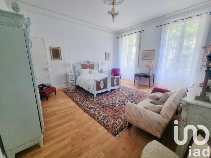 Maison - 331 m² - 9 pièces
