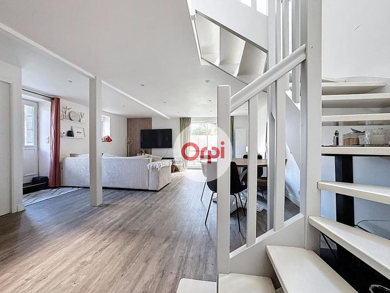 Maison en pierre - 84 m² - 4 pièces