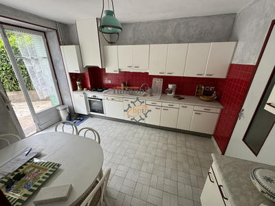 Maison - 257 m² - 12 pièces