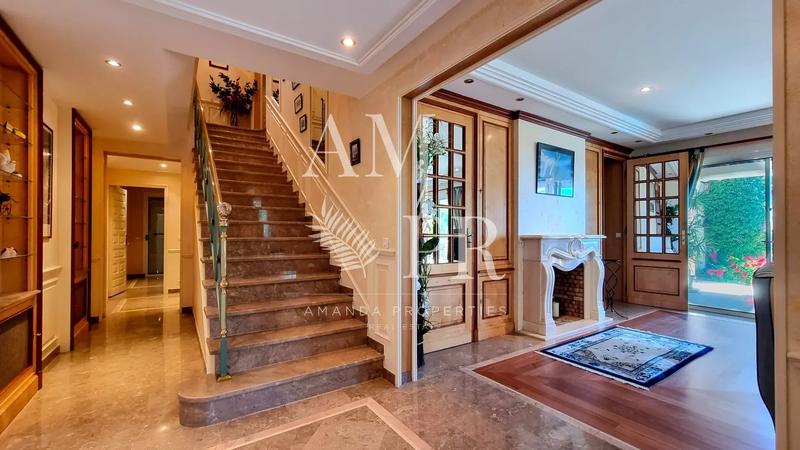 Villa - 350 m² - 10 pièces