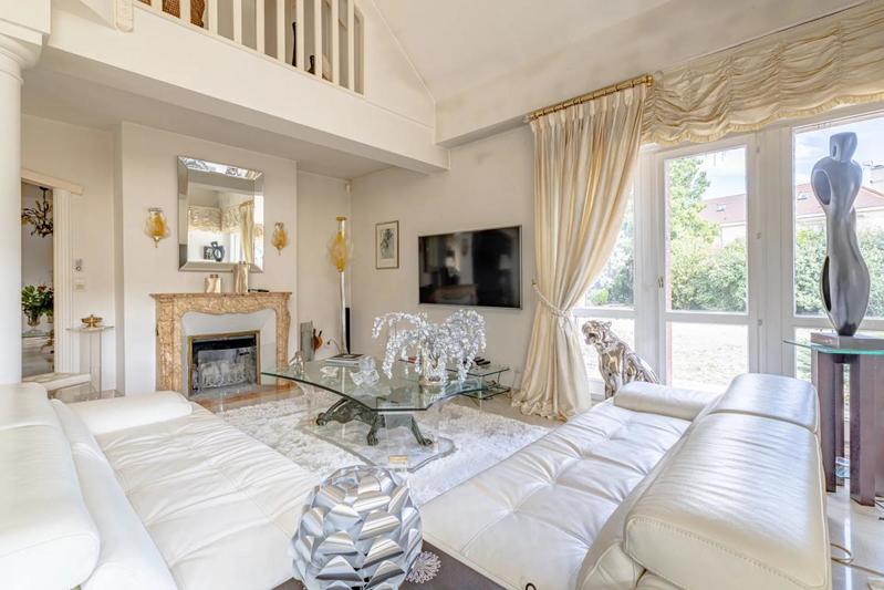 Propriété - 289 m² - 9 pièces