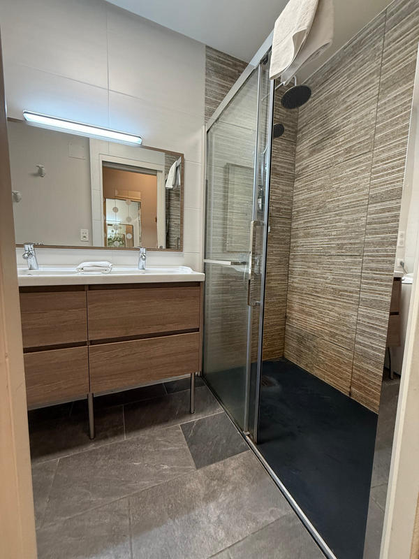 Maison - 221 m² - 8 pièces