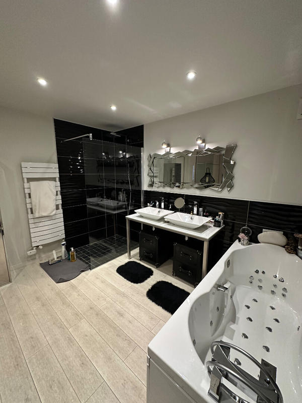 Appartement - 215 m² - 4 pièces