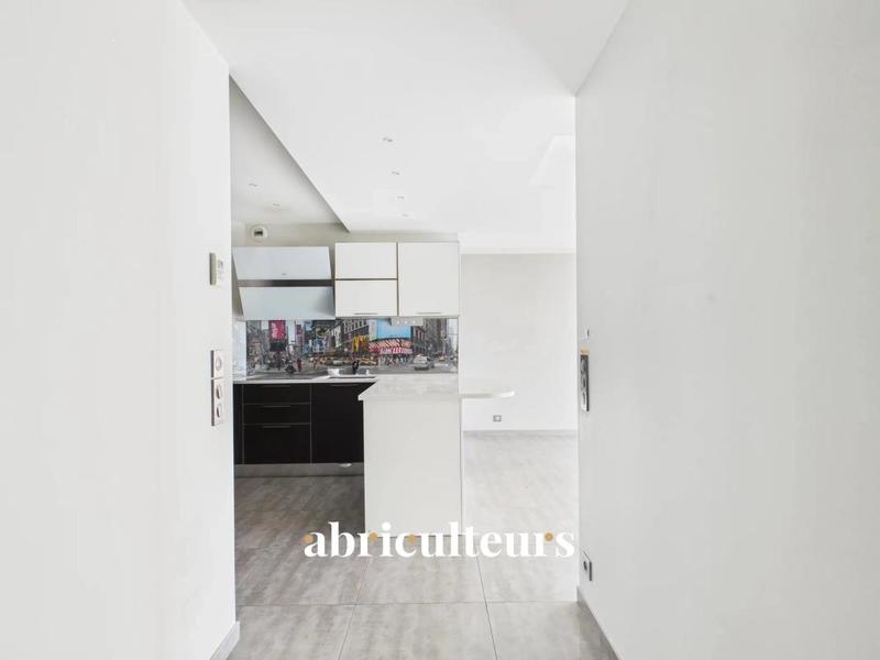 Appartement ancien - 84 m² - 4 pièces